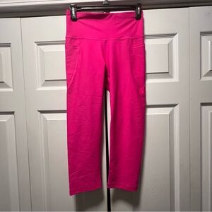 Old Navy Active Powersoft Built Capri Leggings Hot Pink Size Medium Pockets  EUC